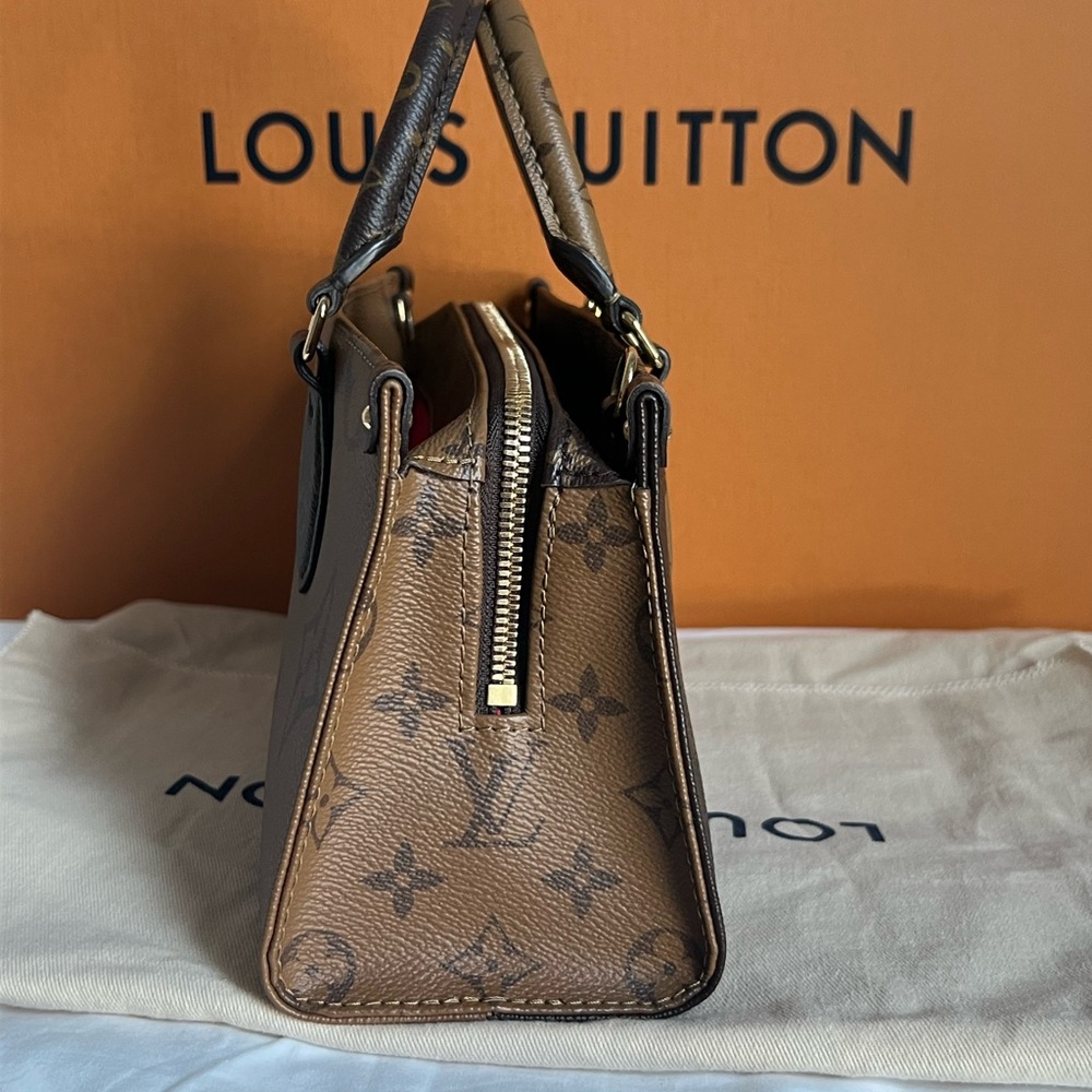 Louis Vuitton OnTheGo Tote Reverse Monogram Giant East West - Picture 13 of 15